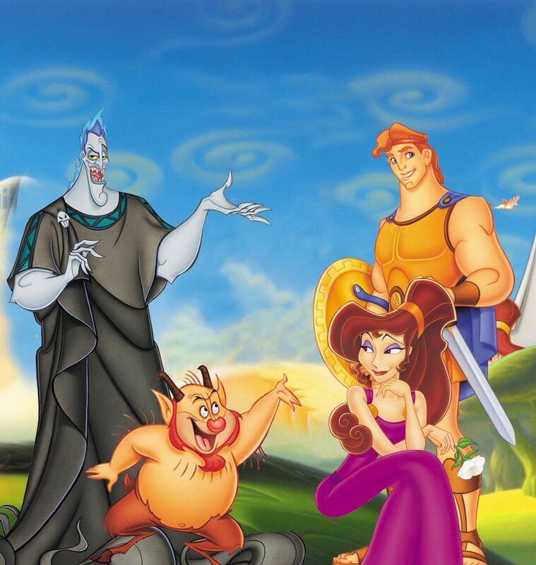 Hades, Gott der Unterwelt, will den Olymp beherrschen. Hercules, Sohn von Zeus und Hera, muss ihn aufhalten und verliert seine Unsterblichkeit; als Mensch muss er durch Heldentaten seine Kräfte wiedererlangen. – Bild: Disney Channel