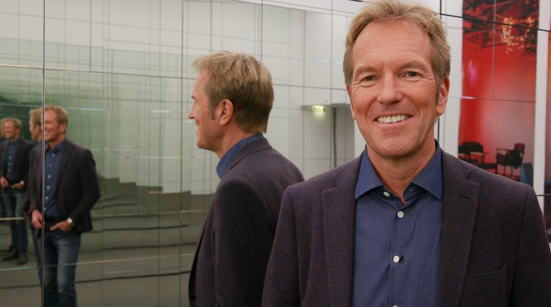 Moderator Markus Brock. – Bild: ZDF und SWR/​Martina Klug