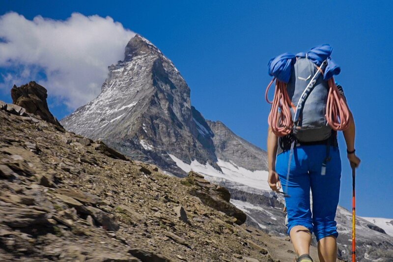 NZZ Format Tod am Matterhorn – Warum Bergsteiger die Gefahren unterschätzen. Bergsteiger am Matterhorn. – Bild: SRF/​NZZ Format