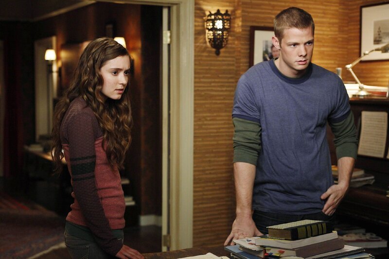 Liam (Brendon Jones) und Emily Lightman (Hayley McFarland) – Bild: RTL /​ FOX