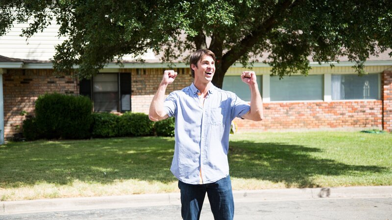 David Ridley sees his newly renovated home for the first time, as seen on Fixer Upper. (action) – Bild: Rachel Whyte /​ HGTV /​ Scripps Networks, LLC.