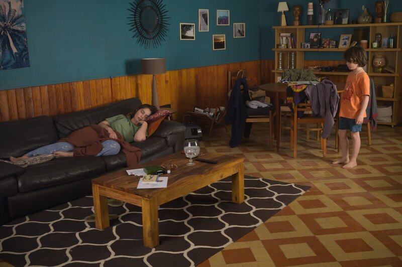 Chloé (Marie-Ange Casta, l.); Diego Mariani (Léon Durieux, r.) – Bild: Sat.1 emotions