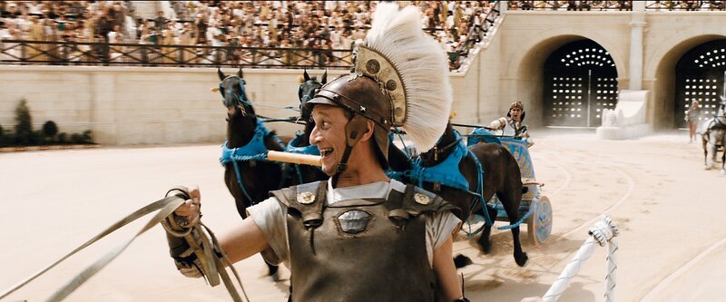 Brutus (Benoît Poelvoorde) schreckt vor keinem noch so fiesen Trick zurück … … – Bild: Constantin Film Lizenzbild frei Brutus (Benoît Poelvoorde) schreckt vor keinem noch so fiesen Trick zurück … … – Bild: Constantin Film Lizenzbild frei