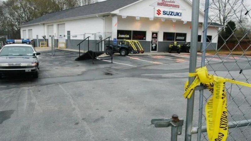 2003 erschüttern die „Superbike-Morde“ die Kleinstadt Chesnee in South Carolina. Die vier Opfer sind Mitarbeiter eines Motorsportgeschäfts. – Bild: ZDF