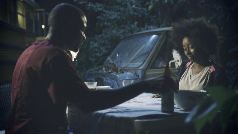 Renwick and Doris playing cards. – Bild: Discovery Communications, LLC. Lizenzbild frei