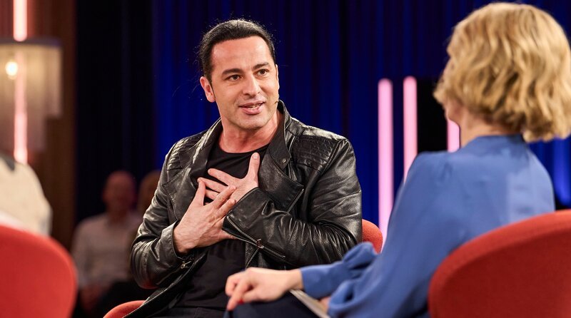 Gast in der Sendung: Bülent Ceylan, Comedian. – Bild: WDR/​Claus Langer