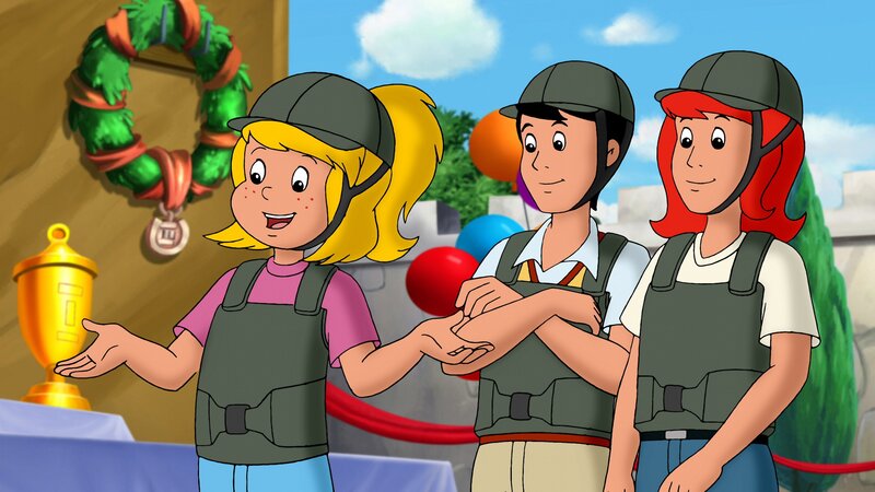 Trotz Adalberts Sabotageversuchen hat Bibi den Geländeritt gewonnen. – Bild: ZDF/​Kiddinx – Berlin