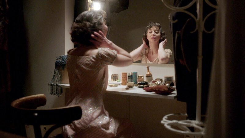 Stella Kadmon in ihrer Garderobe. – Bild: ORF/​Pammer Film