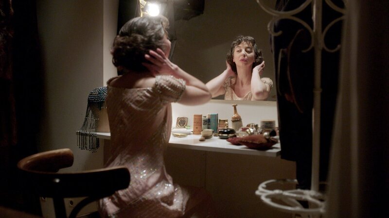 Stella Kadmon in ihrer Garderobe. – Bild: ORF/​Pammer Film