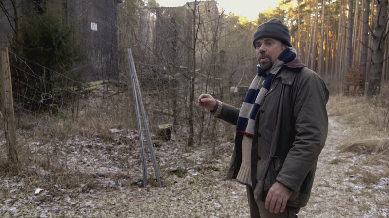 Tony Pollard erkundet eine geheime Testanlage der Luftwaffe. – Bild: The National Geographic Channel