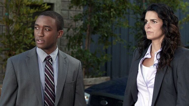 Barry Frost und Jane Rizzoli ermitteln gegen Janes alte Mitschüler. Warum mussten zwei Schulkameraden sterben? – Bild: RTL