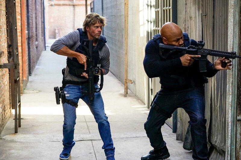 Marty Deeks (Eric Christian Olsen, l.); Sam Hanna (LL Cool J, r.) – Bild: CH Media /​ CBS Broadcasting, Inc. /​ Robert Voets