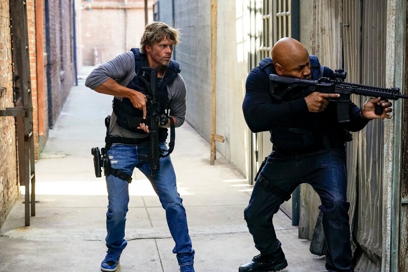 Marty Deeks (Eric Christian Olsen, l.); Sam Hanna (LL Cool J, r.) – Bild: CH Media /​ CBS Broadcasting, Inc. /​ Robert Voets