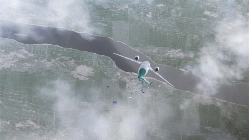 Durch die hohen Geschwindigkeiten, die das Flugzeug beim Sturz mit der Nase voran auf den Boden erfuhr, rissen Teile des Flugzeugs ab. – Bild: Copyright © The National Geographic Channel.