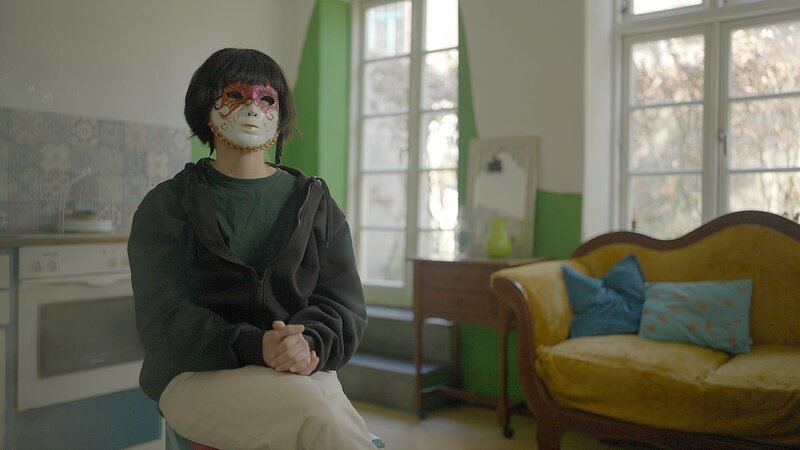 „Ein gutes Gefühl auf Knopfdruck“: Beamtin Anna (Name geändert) konsumiert regelmäßig Ecstasy. – Bild: ZDF