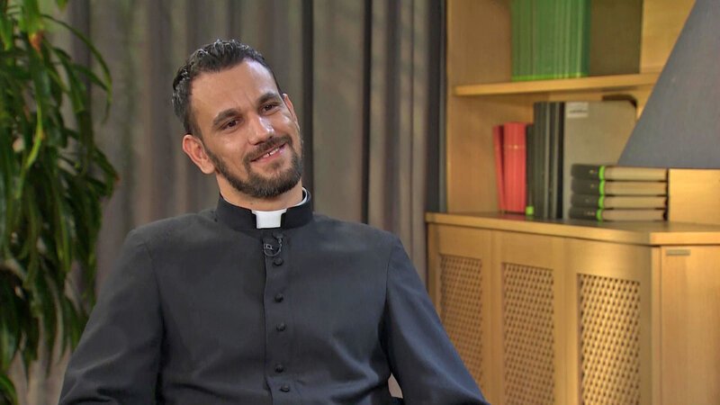 Dr. Lázaro Iglesia Albiza – Bild: Bibel TV