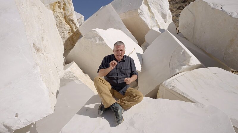 Colin Devey ist in einer namibischen Mine zum Abbau von Marmor, einem der größten natürlichen CO2 Speicher. – Bild: Ricardo Garzon /​ ZDF und Ricardo Garzon