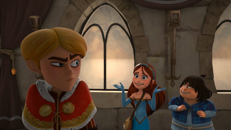 Marian (Mitte) und Tuck (rechts) sind bemüht um Ausreden. Sie geben vor, dass der König schon längst im Schloss sei, um eine wichtige Zeremonie zu übernehmen, die ihn weiterhin als König bestätigt. Prinz John (links) zweifelt daran. – Bild: ZDF/​Method Animation/​ZDF Studios