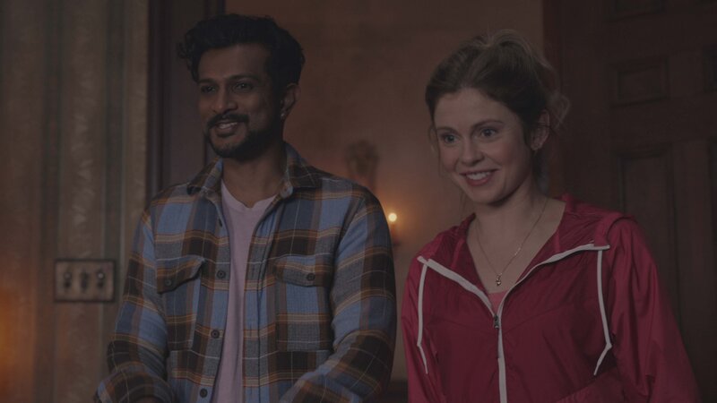 Jay (Utkarsh Ambudkar), Samantha (Rose McIver) – Bild: Paramount /​ CBS Broadcasting Inc.