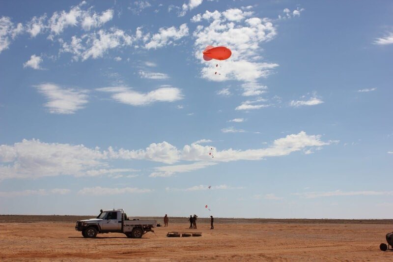 Wie entsteht ein Sandsturm? – Experiment im trockenen Outback Australiens. – Bild: National Geographic Channel