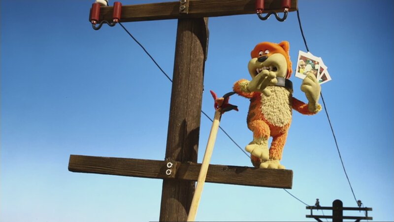 Ein ungebetener Gast hat sich unter die Schafe gemischt. – Bild: KiKA