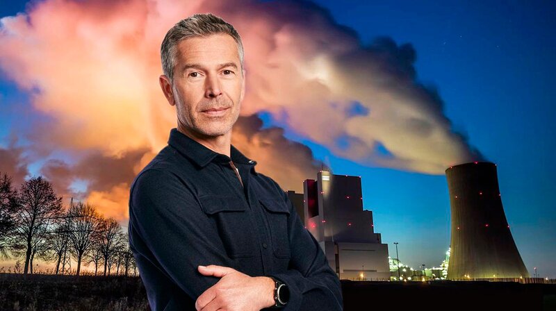 Die Folge „Luft“ dreht sich um die lange Geschichte menschlicher Veränderung der Erdatmosphäre. Der von Menschen verursachte Klimawandel hat sich seit dem 2. Weltkrieg enorm beschleunigt, aber das Phänomen der Luftverschmutzung reicht viel weiter zurück. Moderator Dirk Steffens. – Bild: phoenix/​ZDF