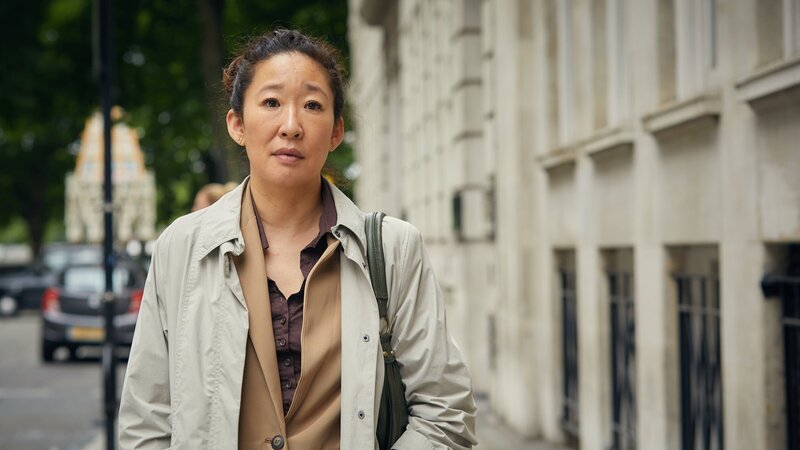 Als Sicherheitsbeauftragte des britischen Geheimdienstes wird Eve Polastri (Sandra Oh) zum MI5 gerufen. Ein russischer Diplomat wurde in Wien ermordet und der Killer ist weiterhin auf freiem Fuß. – Bild: ZDF und Robert Viglasky