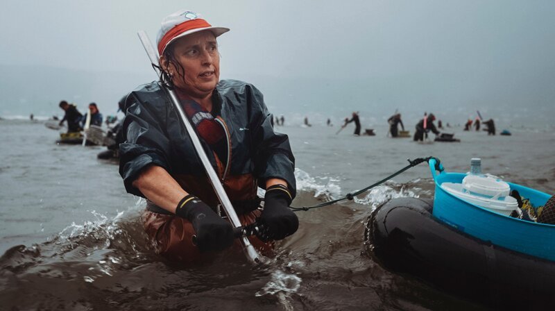 Rosa, die Dienstälteste Mariscadora.; hr-fernsehen DIE MUSCHELSAMMLERINNEN VON GALICIEN, Ein Film von Ulrike Bremer, am Sonntag (06.10.24) um 17:45 Uhr. Rosa, die Dienstälteste Mariscadora. © HR, honorarfrei – Verwendung gemäß der AGB im engen inhaltlichen, redaktionellen Zusammenhang mit genannter HR-Sendung bei Nennung „Bild: HR“ (S2). HR/​Pressestelle, Tel: 069/​155⁠–⁠4954 – Bild: HR