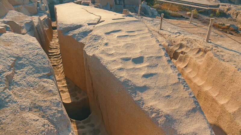 Der Transport riesiger Obelisken bezeugen die Ingenieurskunst der alten Ägypter. – Bild: ZDF und Label News