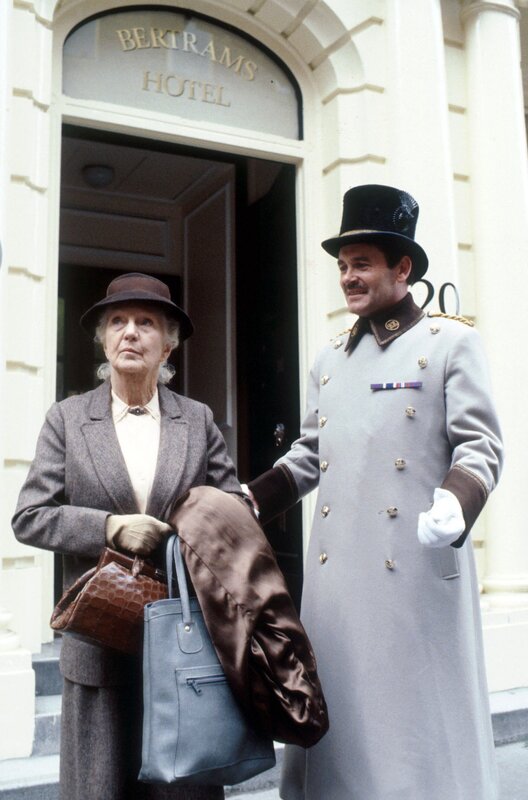 ONE MISS MARPLE, „Bertrams Hotel – Teil 1“. Miss Marple (Joan Hickson) – Bild: WDR/​BBC