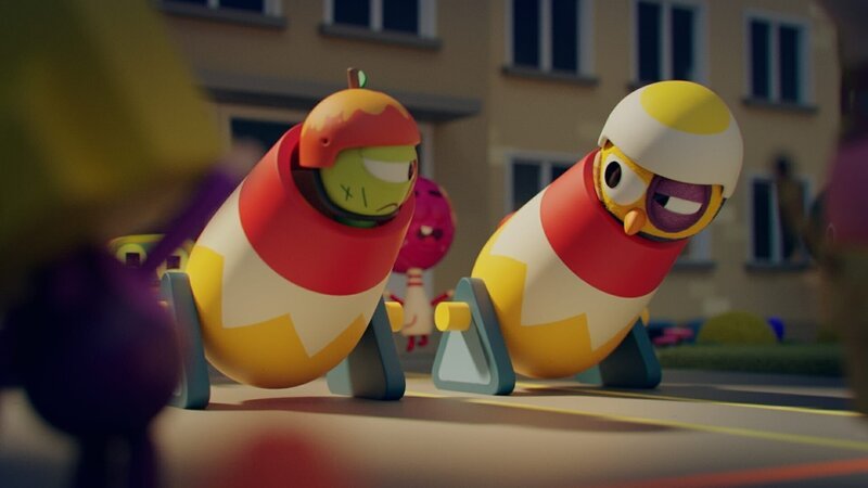 Im finalen Battle planen Glitsch (links) und Karla (rechts) einen besonders waghalsigen Stunt: den Weitflug per Kanone. Während Strike (hinten rechts) die beiden Rivalen anfeuert, steht Robbie (hinten links) bereit, um die Kanonen abzufeuern. – Bild: ZDF/​ DR, Sparre Production, GODO Films