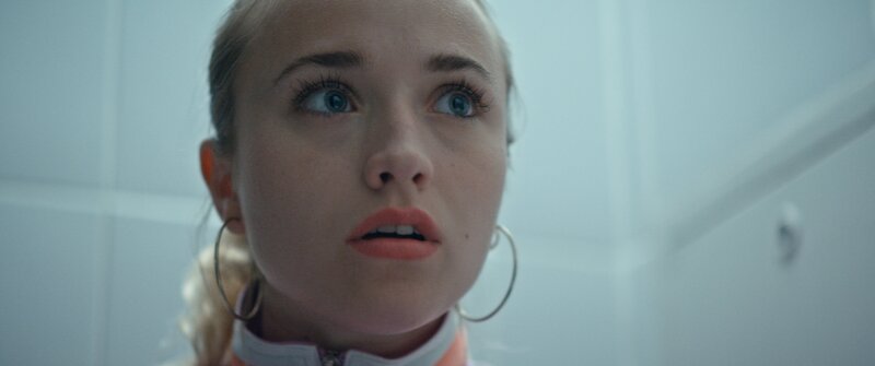 Lola Bouvier (Chloé Jouannet) – Bild: NOON – 2019