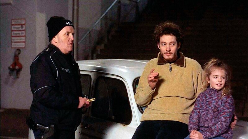 Wenn in einer Winternacht zwei Reisende – Bild: rbb/​Moritz Friese