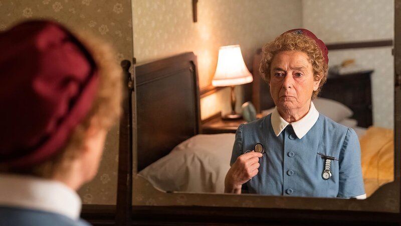 Phyllis Crane (Linda Bassett) – Bild: Neal Street Productions