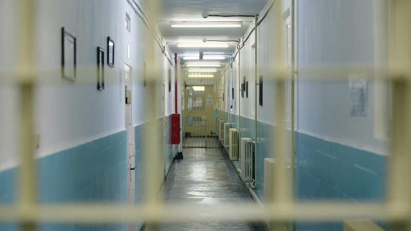 Gefängnisflur im Gefängnis in Craiova in Rumänien – Bild: RTL /​ Maximus