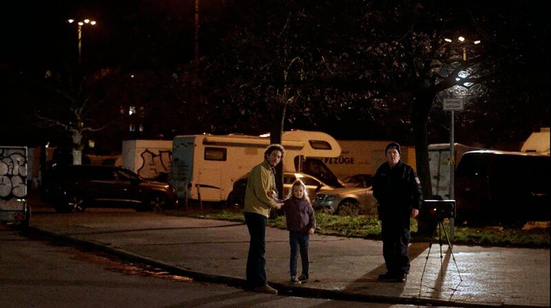 Wenn in einer Winternacht zwei Reisende – Bild: rbb/​Moritz Friese