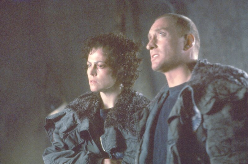 Ripley (Sigourney Weaver) and Clemens (Charles Dance) in ALIEN3. – Bild: Twentieth Century Fox Film Corporation