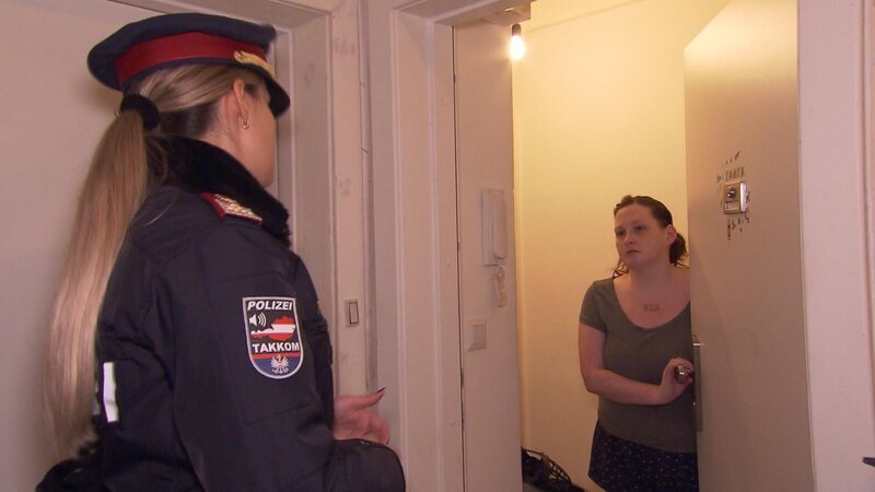 Steffi (l.) – Bild: PULS 4