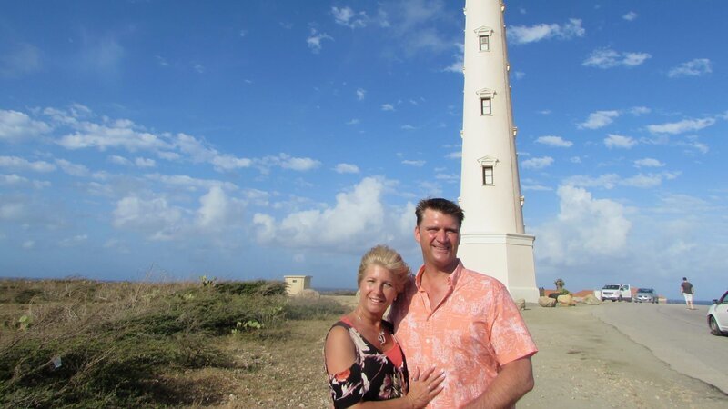 Clients Jim and Denise Scherrer at the lighthouse, in Aruba, as seen on HGTV’s Caribbean Life – Bild: Warner Bros. Discovery