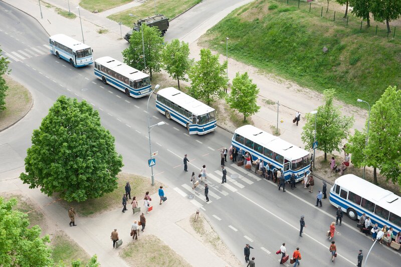 New & Exclusive. With millions of lives already at risk, Ulana races to warn fellow Soviet nuclear physicist Valery Legasov about the threat of second, devastating explosion. (S1, ep 2) – Bild: Sky UK Ltd/​HBO