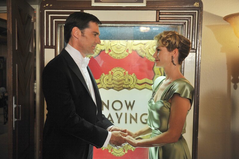 (9. Staffel) – Mitglied der B.A.U., einer FBI-Einheit, die sich mit verhaltensauffälligen Tätern beschäftigt:  Jennifer „J.J.“ Jareau (A.J. Cook) … – Bild: 13th Street