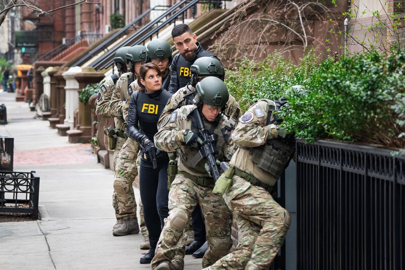 Missy Peregrym as Special Agent Maggie Bell and Zeeko Zaki as Special Agent Omar Adom ‚OA‘ Zidan. – Bild: CBS Broadcasting, Inc.