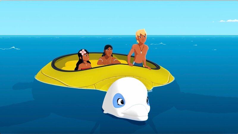 Timeti (l.), Auru (M.) und Yann (r.) machen, begleitet von Delfin Zoom, eine Probefahrt mit dem U-Boot von Onkel Patrick, um es zu testen. Bei seiner letzten Fahrt hatte das Boot seinen Kurs nicht gehalten. – Bild: Media Valley/​Marzipan Films /​ ZDF