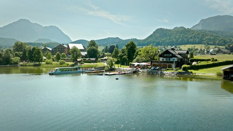 Solarschiffe am Altausseer See. – Bild: ZDF und ORF/​Wega Film