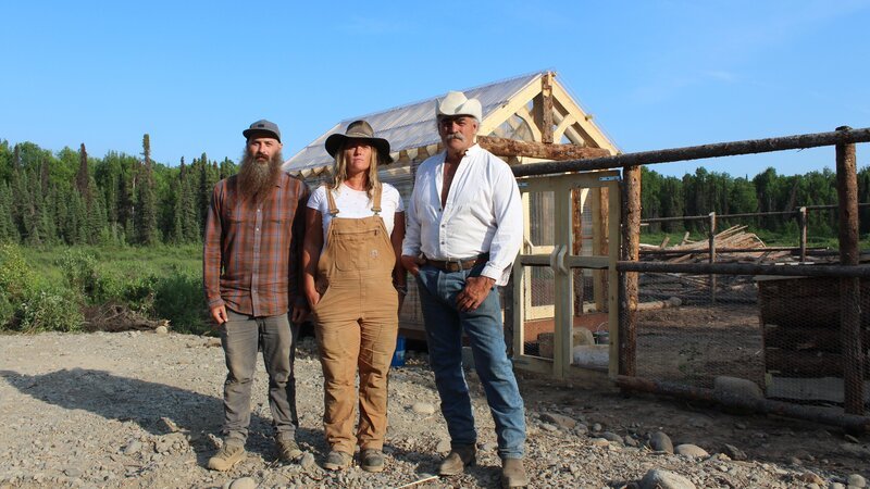 L-R: Matt, Marty, und Misty Raney in Moose Mayhem. – Bild: Discovery Channel/​Scott Sandman /​ Discovery Communications, LLC