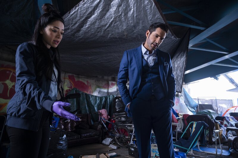 Ella Lopez (Aimee Garcia, l.); Lucifer (Tom Ellis, r.) – Bild: John P. Fleenor