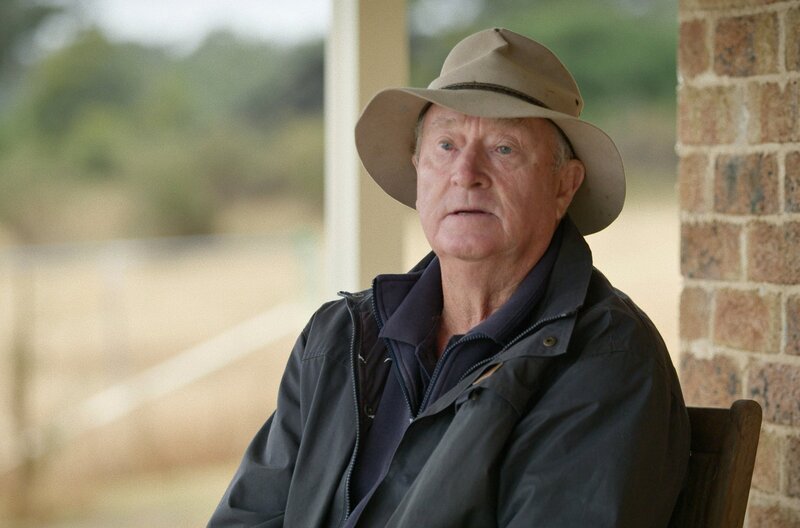 Eher aus der Not heraus wechselte Colin Seis zum Agropastoralismus, einem regenerativen Landwirtschaftsmodell, bei dem kein chemischer Dünger verwendet wird – eine gute Entscheidung, sagt er rückblickend. – Bild: T. Robert/​Galaxie Presse