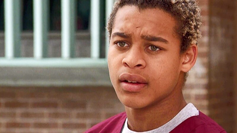 Alex (Robert Ri’chard) muss mit seinen Schuldgefühlen zurecht kommen. – Bild: CBS Studios International