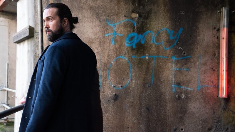 Jimmy Kinsella (Emmett J Scanlan) – Bild: KIN SERIES HOLDING UK LTD AND HEADLINE PICTURES (KIN) LIMITED