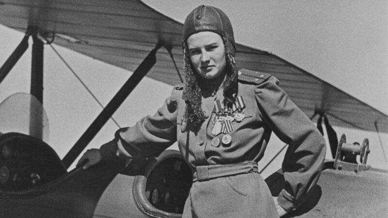 Die sowjetischen „Nachthexen“ waren ein reines Frauenregiment der Roten Armee – berüchtigt für ihre Nachtangriffe. – Bild: ZDF und IMAGO /​ United Archives International